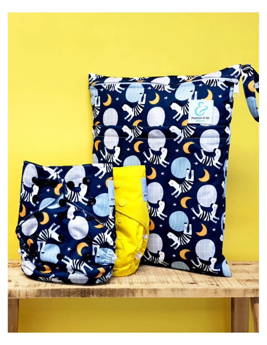 Sac à Couches Lavables Imperméable 2 Poches - Caleb L'Astro Zèbre 2 Sac à Couches Lavables Imperméable 2 Poches - Caleb L'Astro Zèbre – Image 2